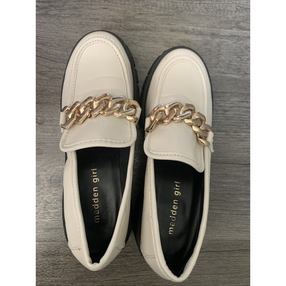 Madden girl Woman Size 7.5 Elegant Cream chunky Loafers with Gold Chain Details